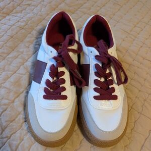 Cider White and Burgundy Casual Sneakers